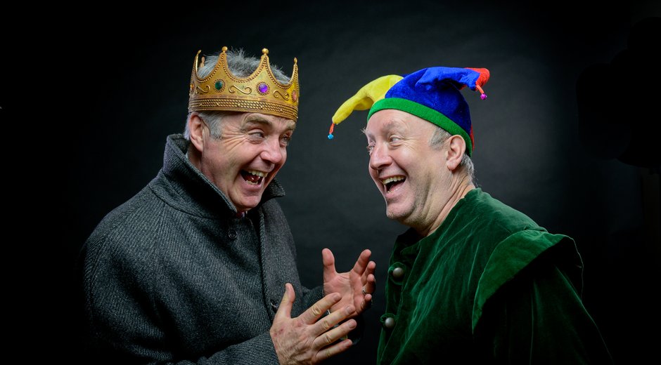 Old King Hamlet chatting to a Fool.